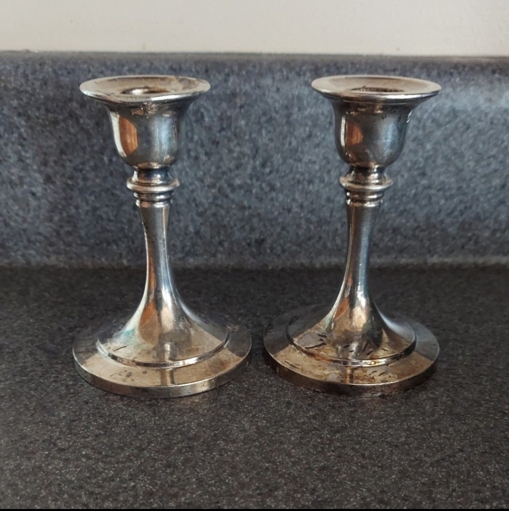 VINTAGE MID-CENTURY ONEIDA USA SET OF 2 SILVER CANDLEHOLDERS